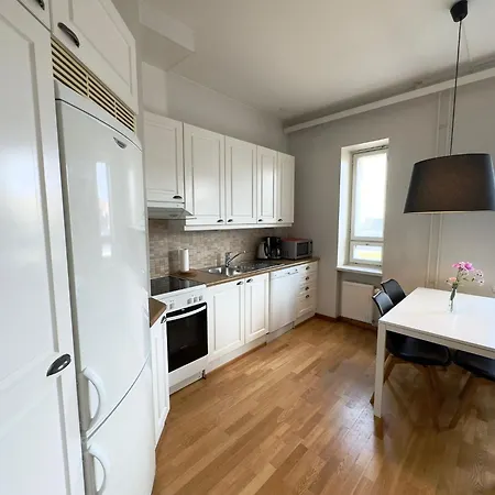 Kotimaailma Kamppi - 1br With Key Code In The Center Apartment